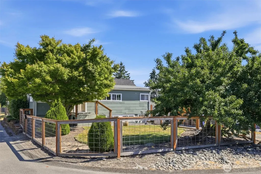 214 E 68th Street Tacoma WA 98404