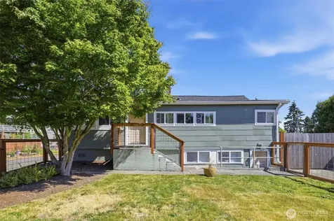 214 E 68th Street Tacoma WA 98404
