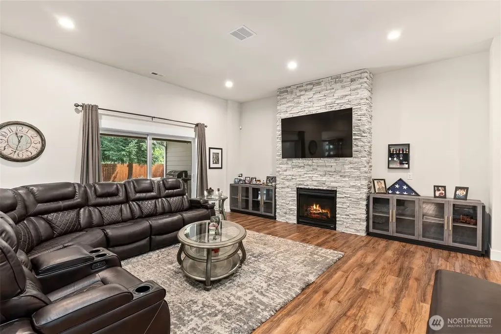 409 Ofarrell Cutoff Road E Bonney Lake WA 98391