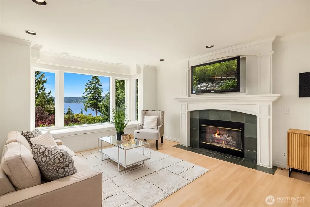 20230 NE 18th Place Sammamish WA 98074
