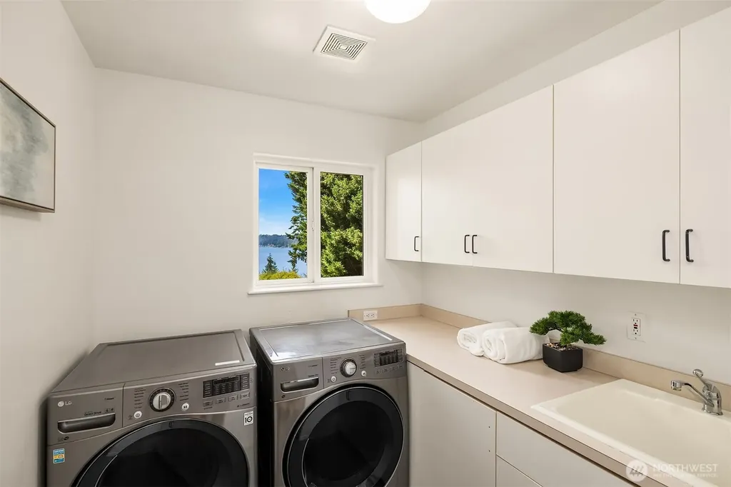 20230 NE 18th Place Sammamish WA 98074
