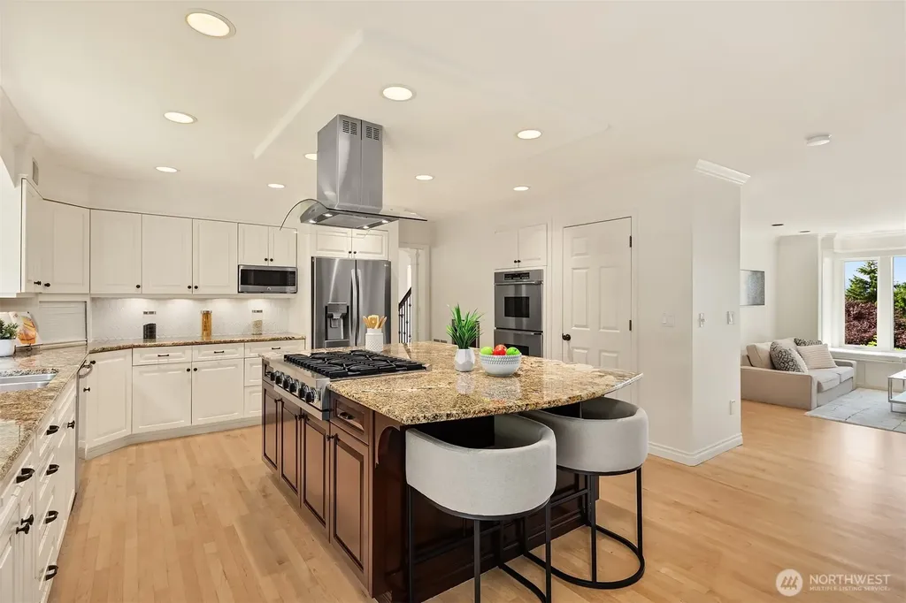 20230 NE 18th Place Sammamish WA 98074