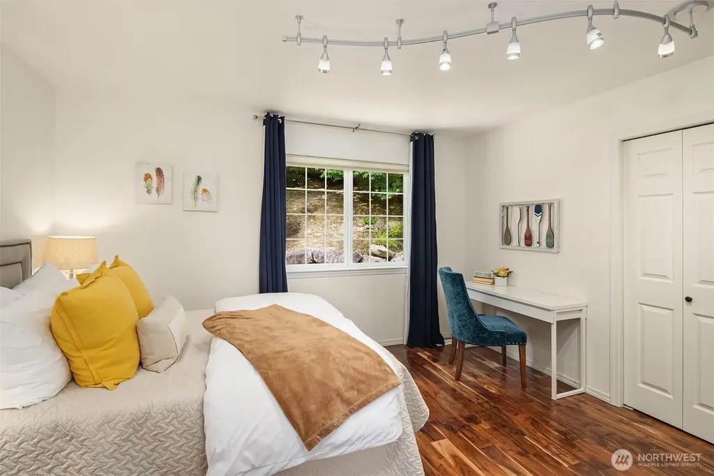 20230 NE 18th Place Sammamish WA 98074