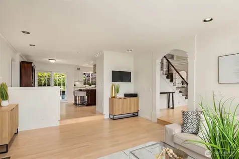 20230 NE 18th Place Sammamish WA 98074