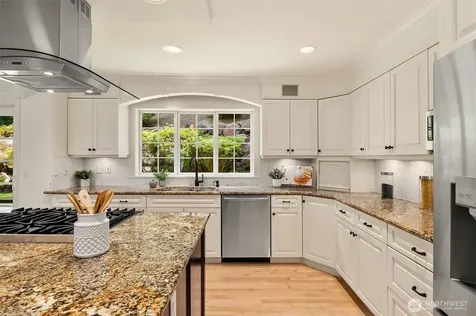 20230 NE 18th Place Sammamish WA 98074
