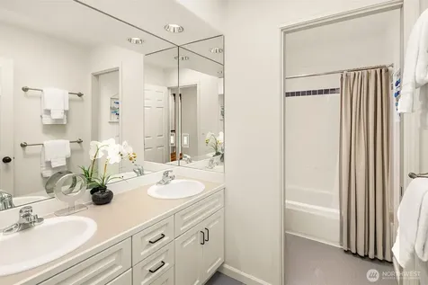 20230 NE 18th Place Sammamish WA 98074