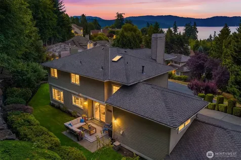 20230 NE 18th Place Sammamish WA 98074