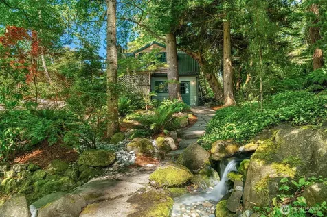 10157 SW 263rd Street Vashon WA 98070