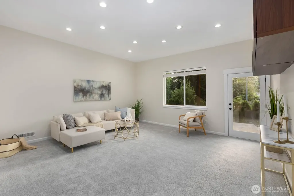 14008 SE 21st Place Bellevue WA 98007