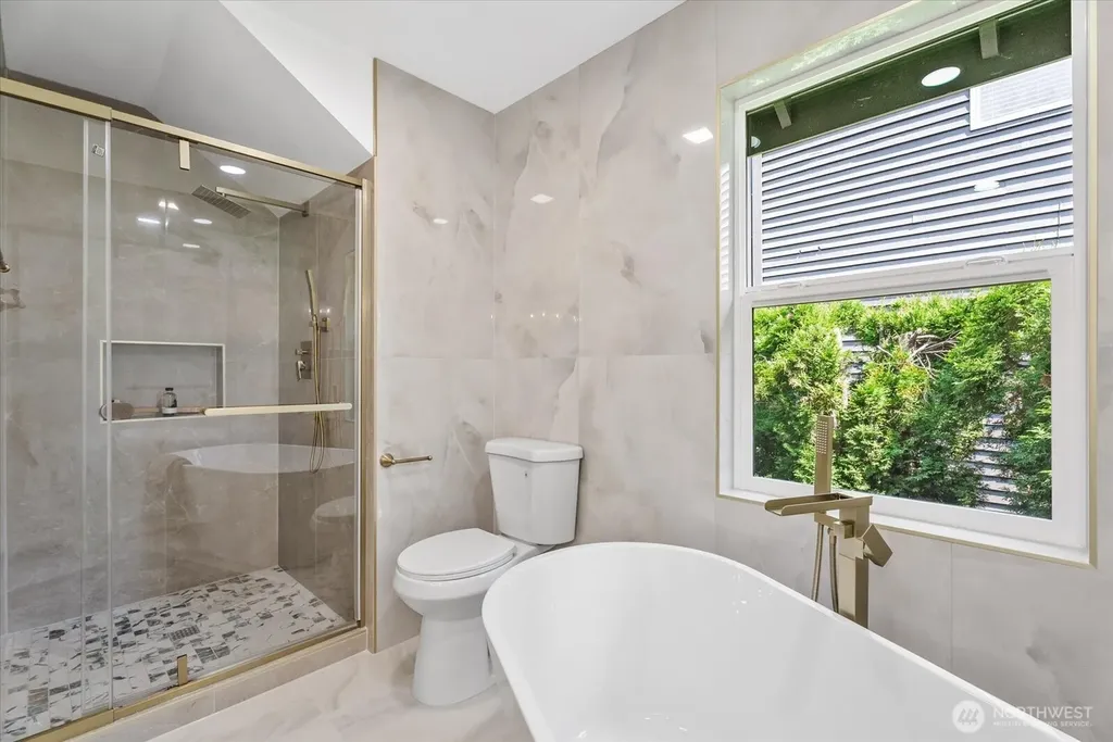 4103 204th Avenue NE Sammamish WA 98074