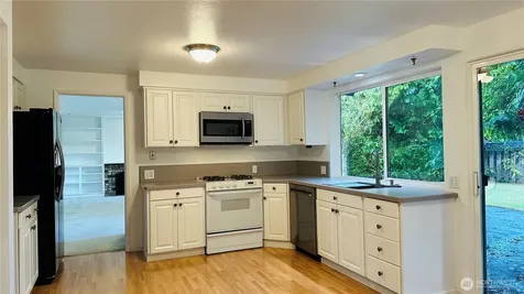 12920 SE 68th Street Bellevue WA 98006