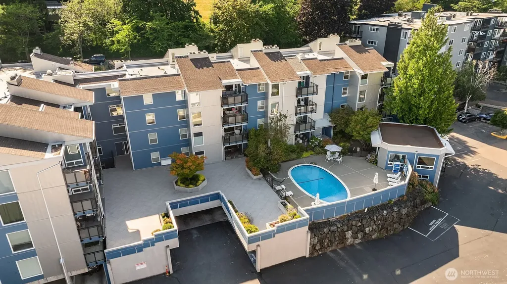 2510 W Bertona Seattle WA 98199