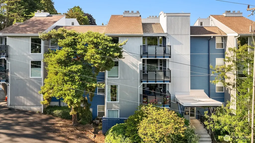 2510 W Bertona Seattle WA 98199