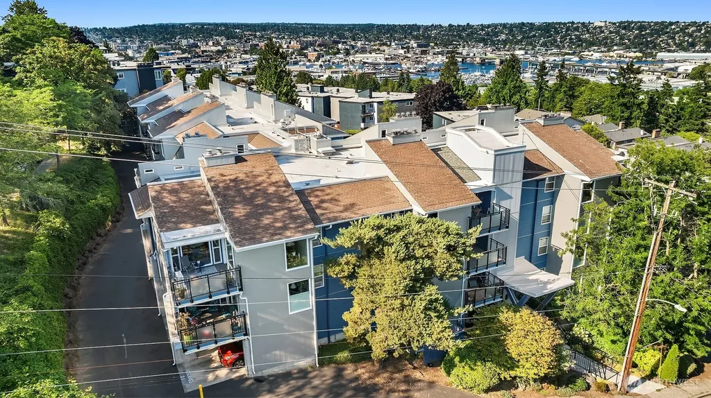 2510 W Bertona Seattle WA 98199