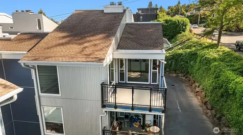 2510 W Bertona Seattle WA 98199