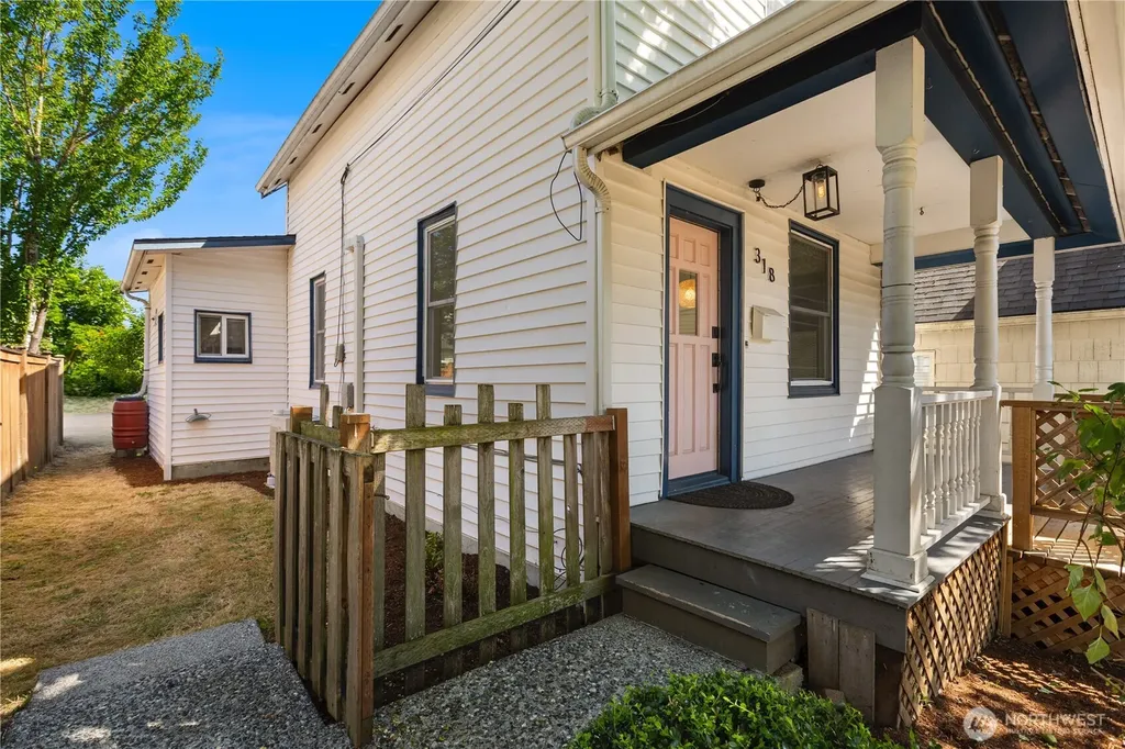 318 N 71st Street Seattle WA 98103