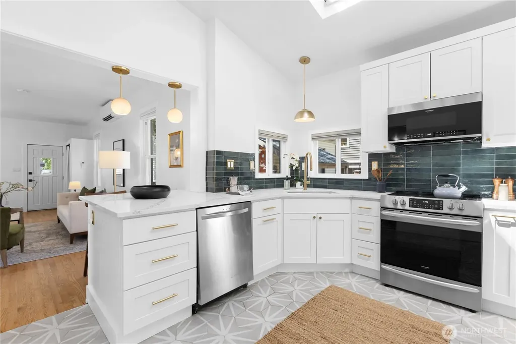 318 N 71st Street Seattle WA 98103