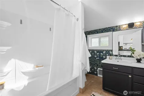 318 N 71st Street Seattle WA 98103