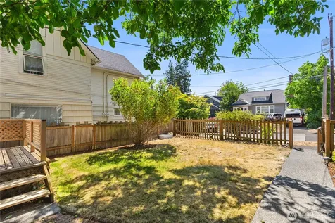 318 N 71st Street Seattle WA 98103