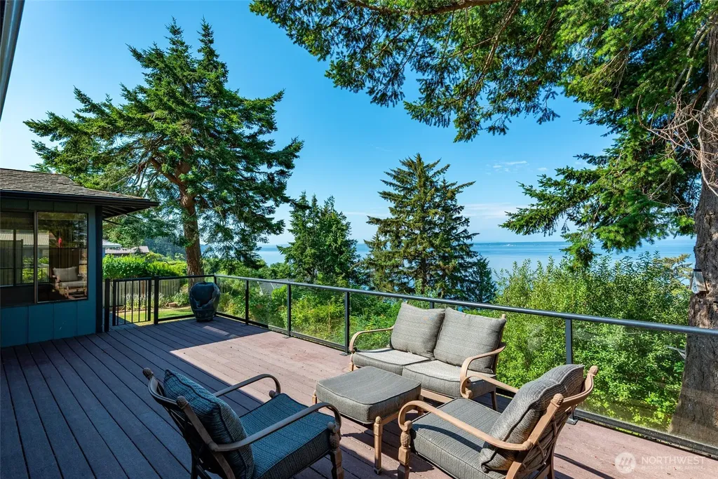 2186 Inverness Way Coupeville WA 98239