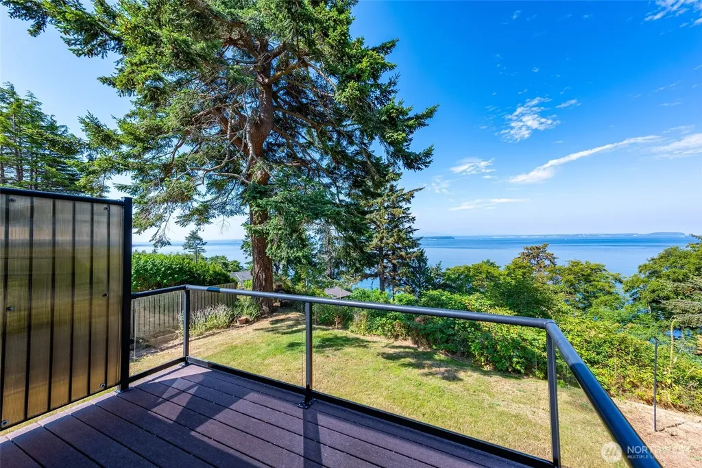 2186 Inverness Way Coupeville WA 98239