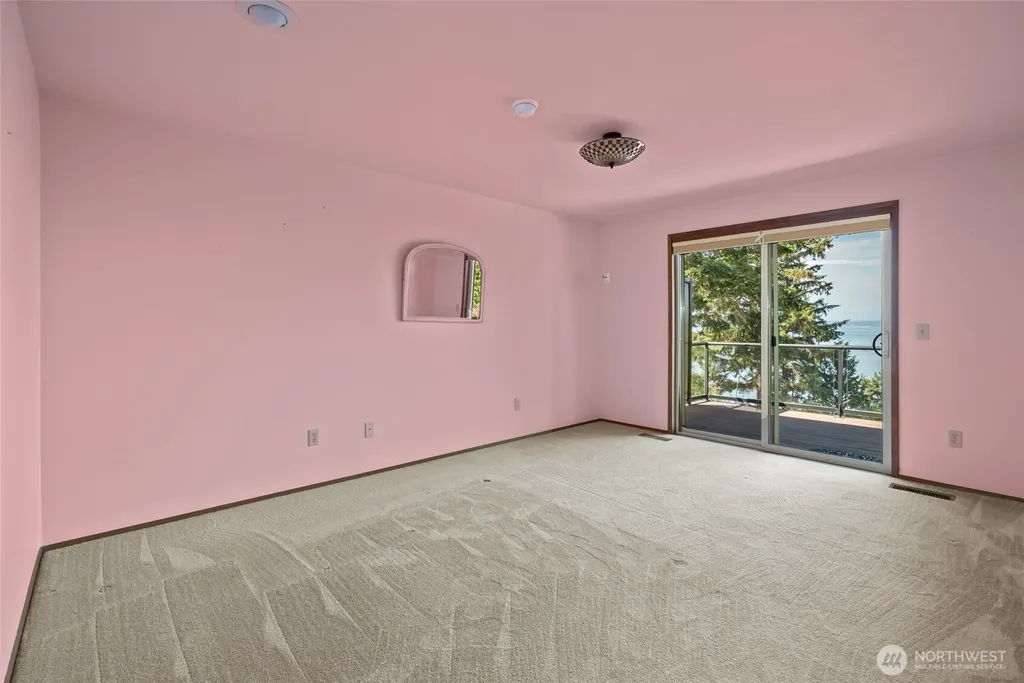 2186 Inverness Way Coupeville WA 98239