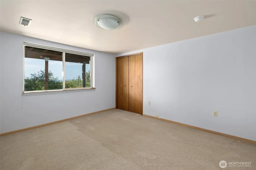 2186 Inverness Way Coupeville WA 98239
