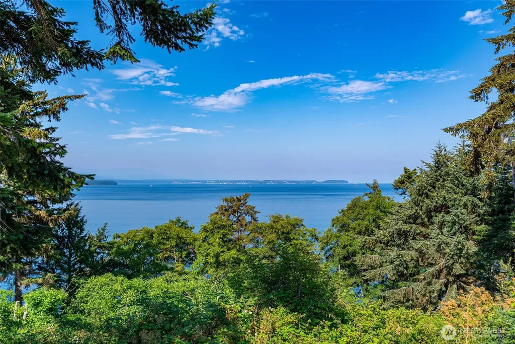 2186 Inverness Way Coupeville WA 98239