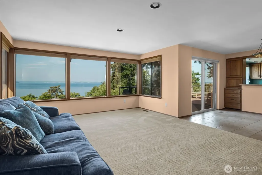 2186 Inverness Way Coupeville WA 98239