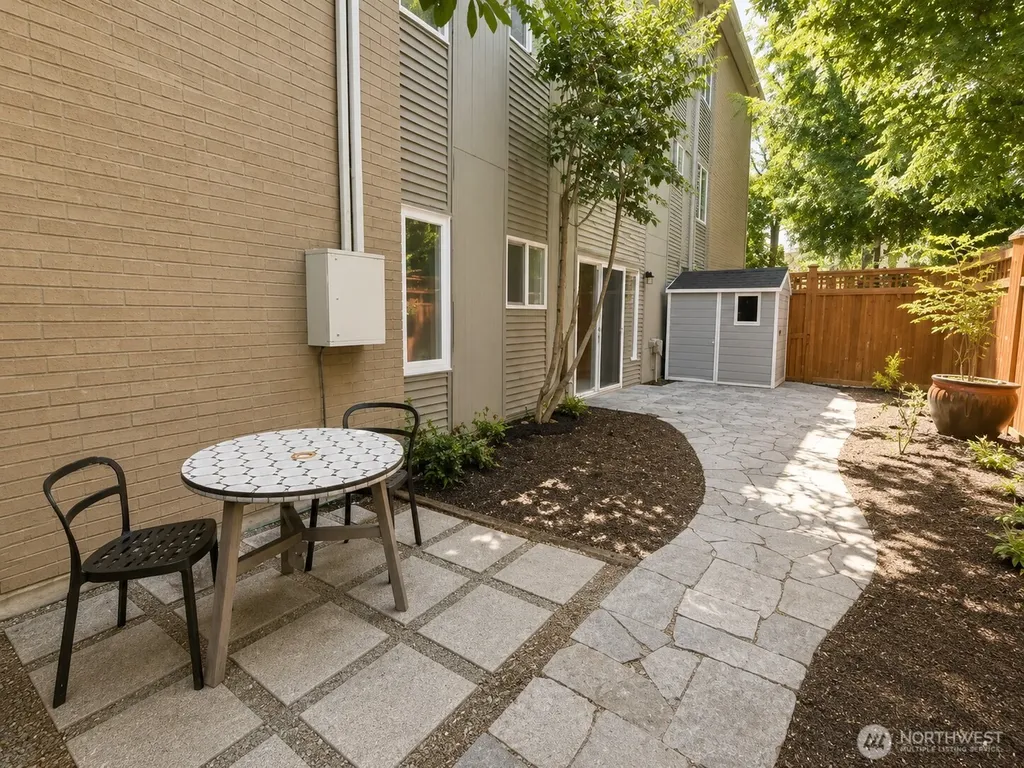 2111 E John Street Seattle WA 98112