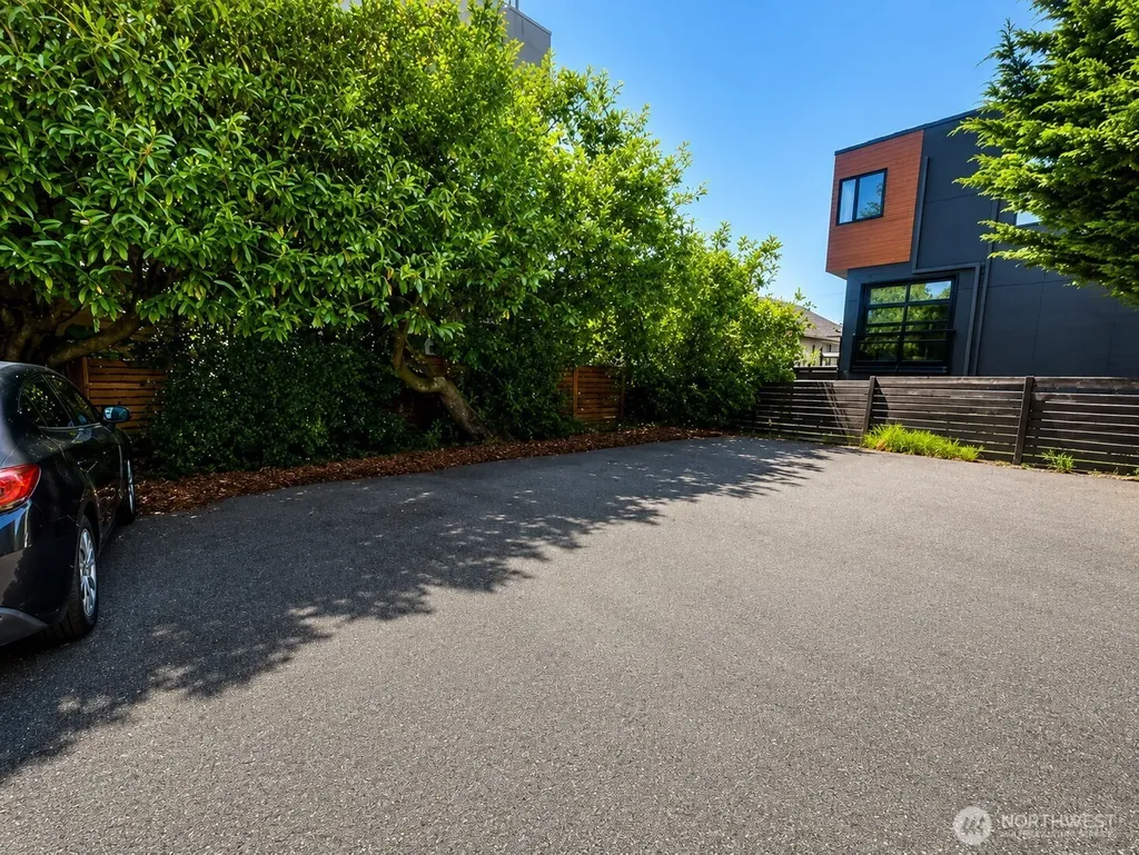 2111 E John Street Seattle WA 98112