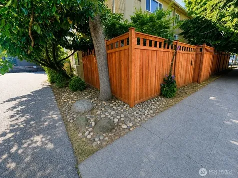 2111 E John Street Seattle WA 98112