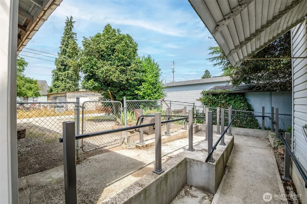 6122 Fawcett Avenue Tacoma WA 98408