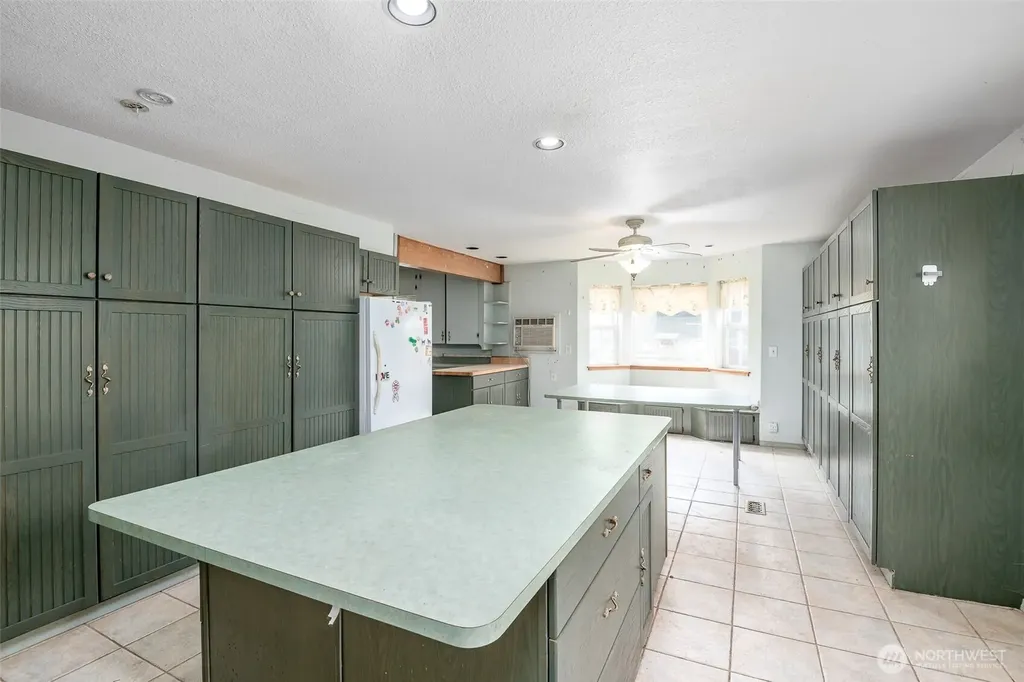 6122 Fawcett Avenue Tacoma WA 98408