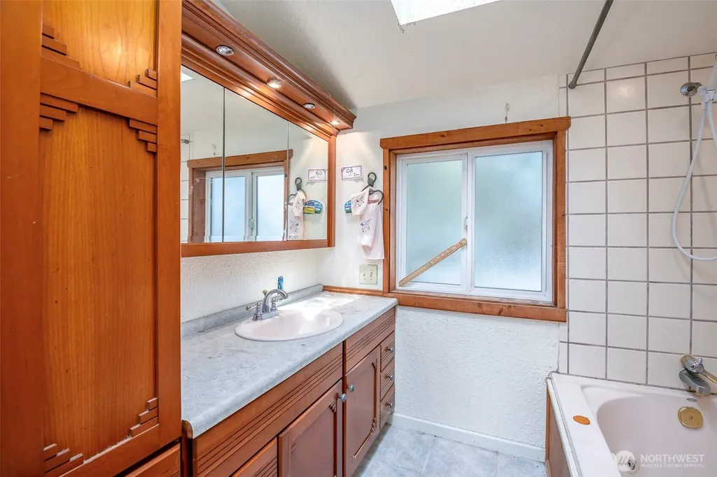 6122 Fawcett Avenue Tacoma WA 98408