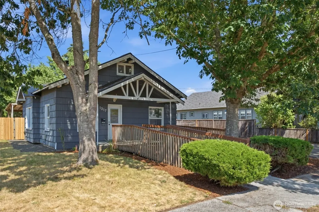 1317 Logan Street Centralia WA 98531