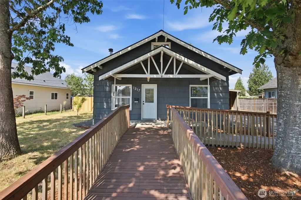 1317 Logan Street Centralia WA 98531
