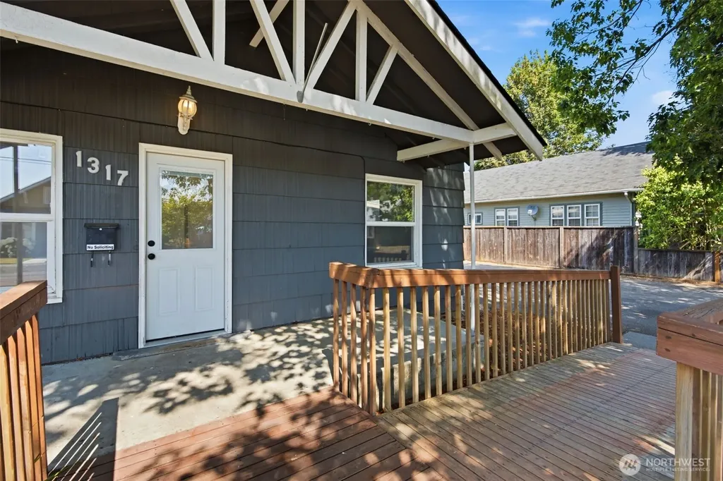 1317 Logan Street Centralia WA 98531
