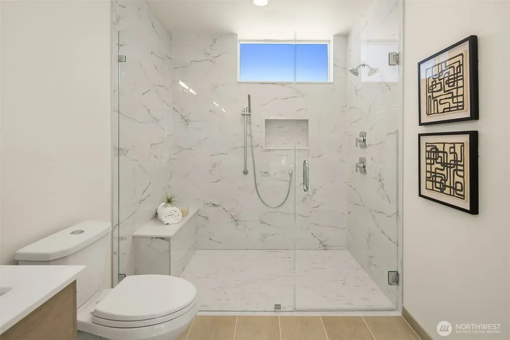 4415 2nd Avenue NE Seattle WA 98105