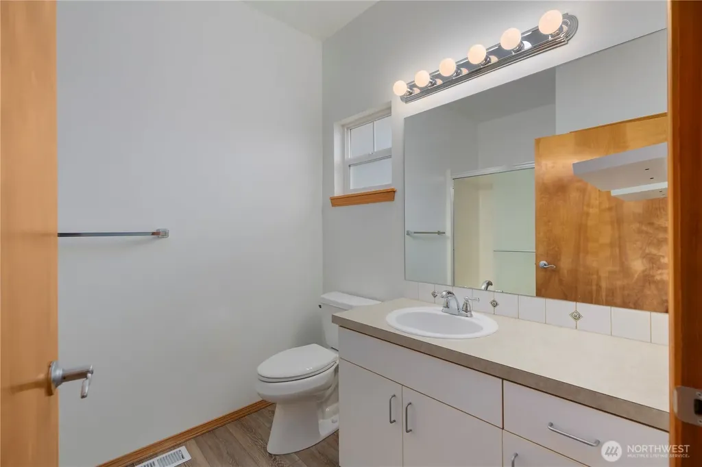 1772 Compass Boulevard Freeland WA 98249