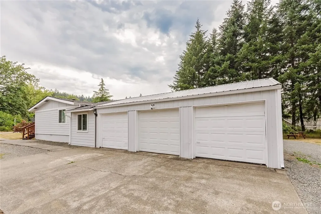 1300 SW Mayer Avenue Winlock WA 98596