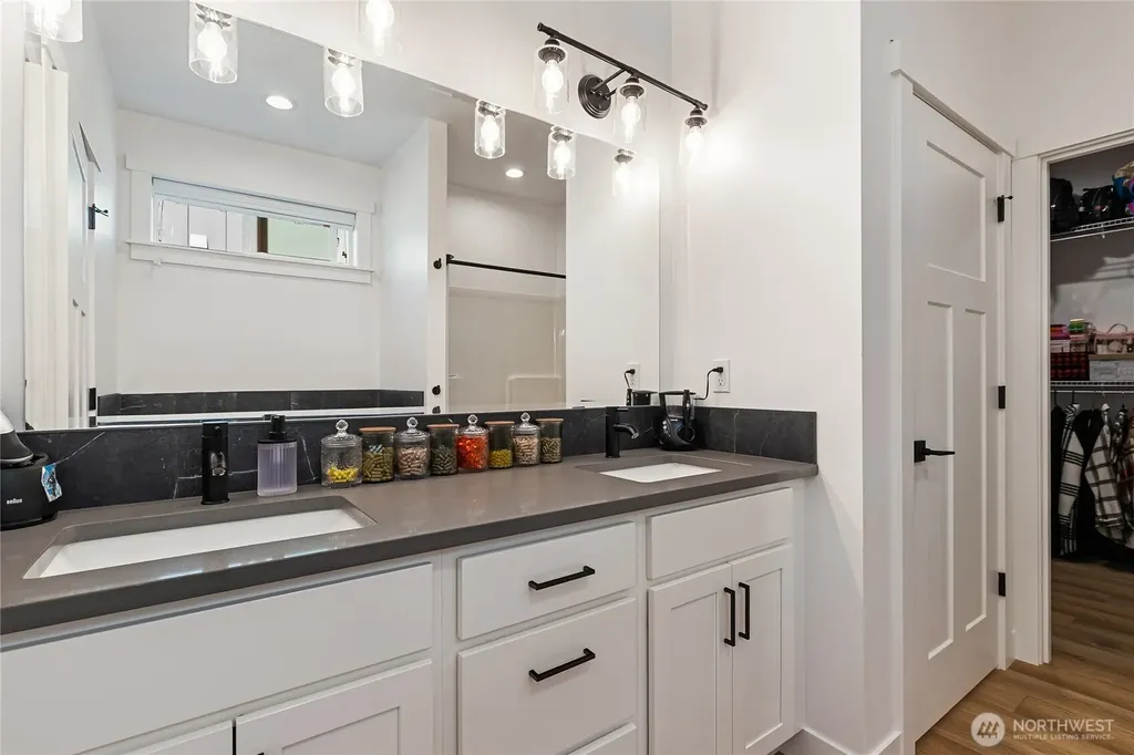 1110 Night Hawk Way Everson WA 98247