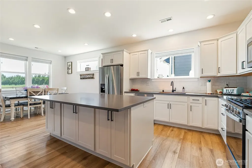 1110 Night Hawk Way Everson WA 98247