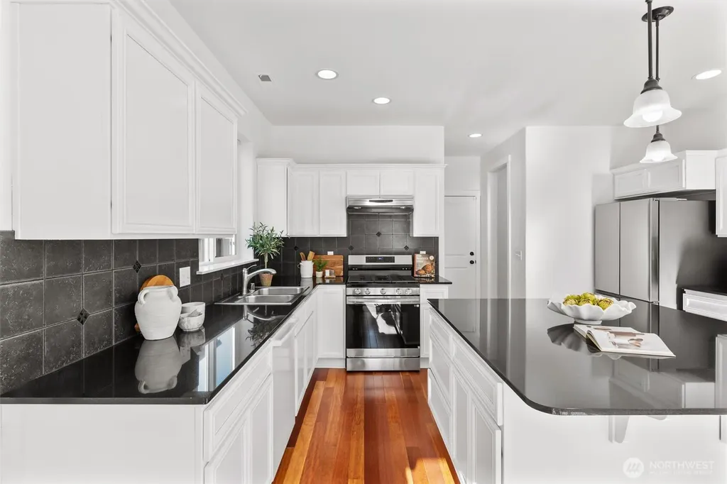 631 Ilwaco Avenue NE Renton WA 98059