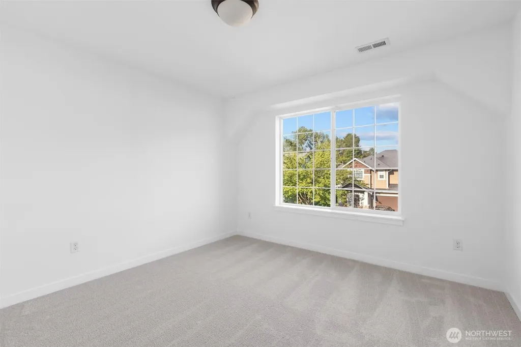631 Ilwaco Avenue NE Renton WA 98059