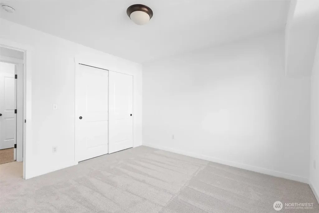 631 Ilwaco Avenue NE Renton WA 98059