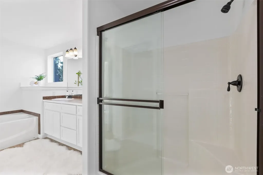 631 Ilwaco Avenue NE Renton WA 98059