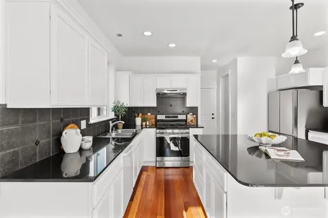 631 Ilwaco Avenue NE Renton WA 98059