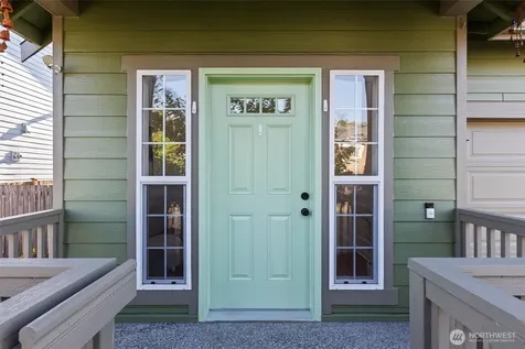 631 Ilwaco Avenue NE Renton WA 98059