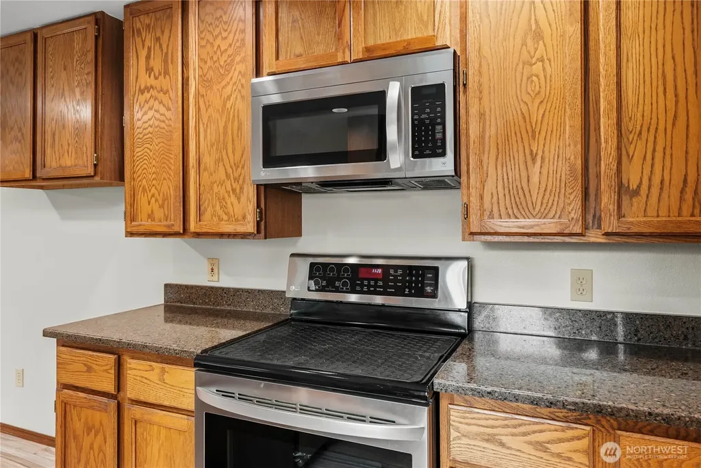 820 Monroe Avenue NE Renton WA 98056